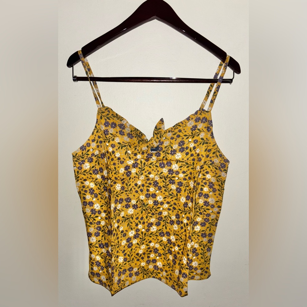 NWT ModCloth Spruced Up Summer Sleeveless Top Yellow Floral Linen Blend Medium - Picture 3 of 11
